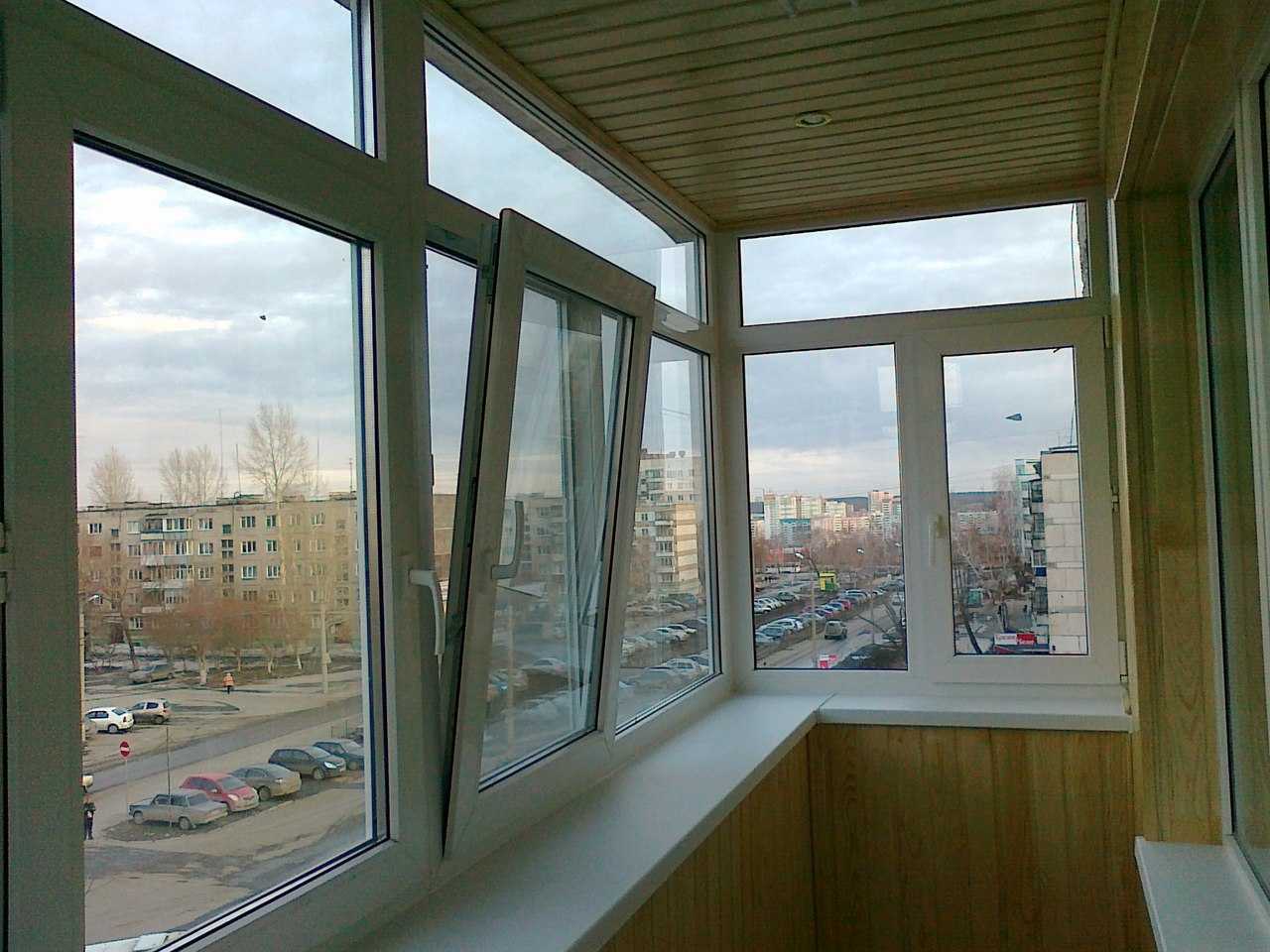Остекление балконов с крышей: как застеклить балкон правильно