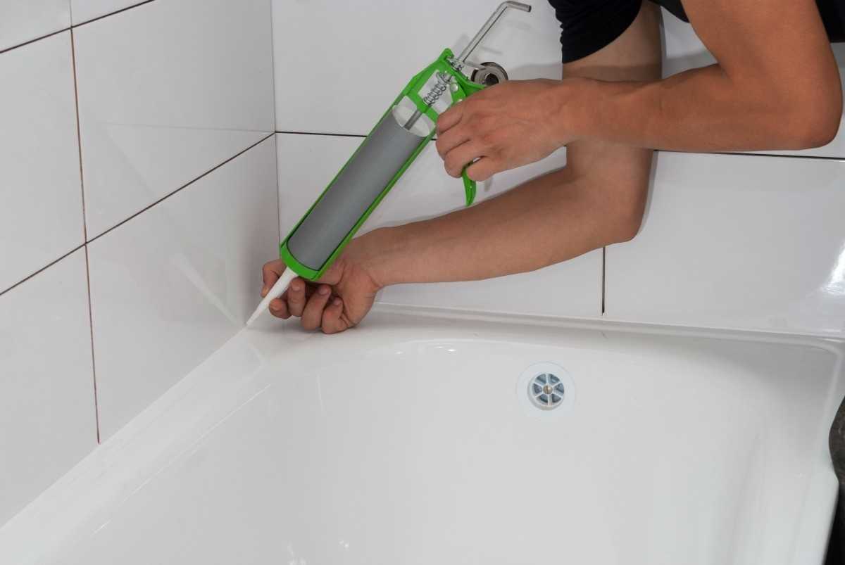 Плинтус для ванны пластиковый и акриловый: какой выбрать, чтобы не затекала вода на пол