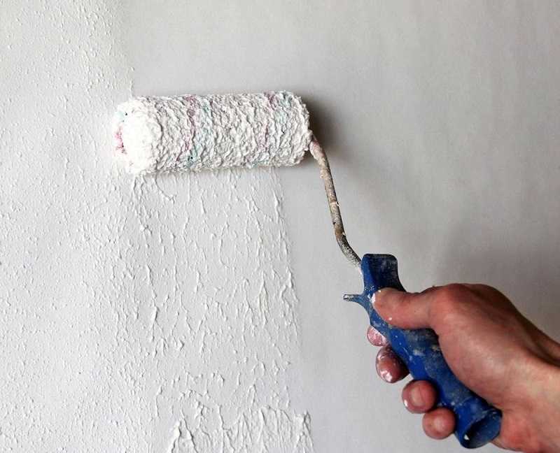 Грунтовка потолка перед покраской: подготовительные работы