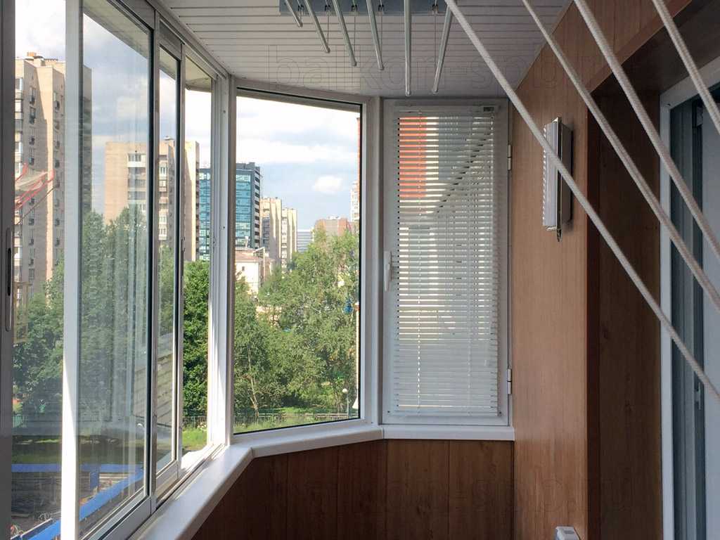 Остекление балконов и лоджий панельном доме на последних этажах