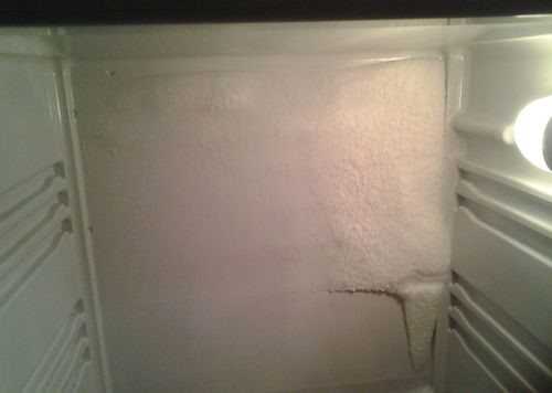 Почему после разморозки холодильник не работает: не включается, не морозит или работает без перерыва | рембыттех
