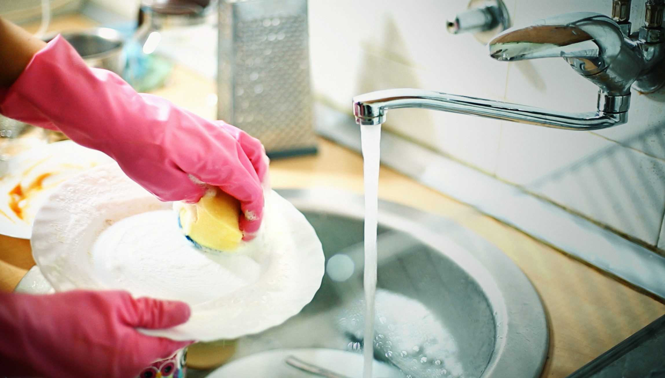 Красота и долговечность фарфоровой посуды полностью зависит от ее грамотного использования и хранения. Прочность фарфора определяется технологией изготовления и частотой пользования.