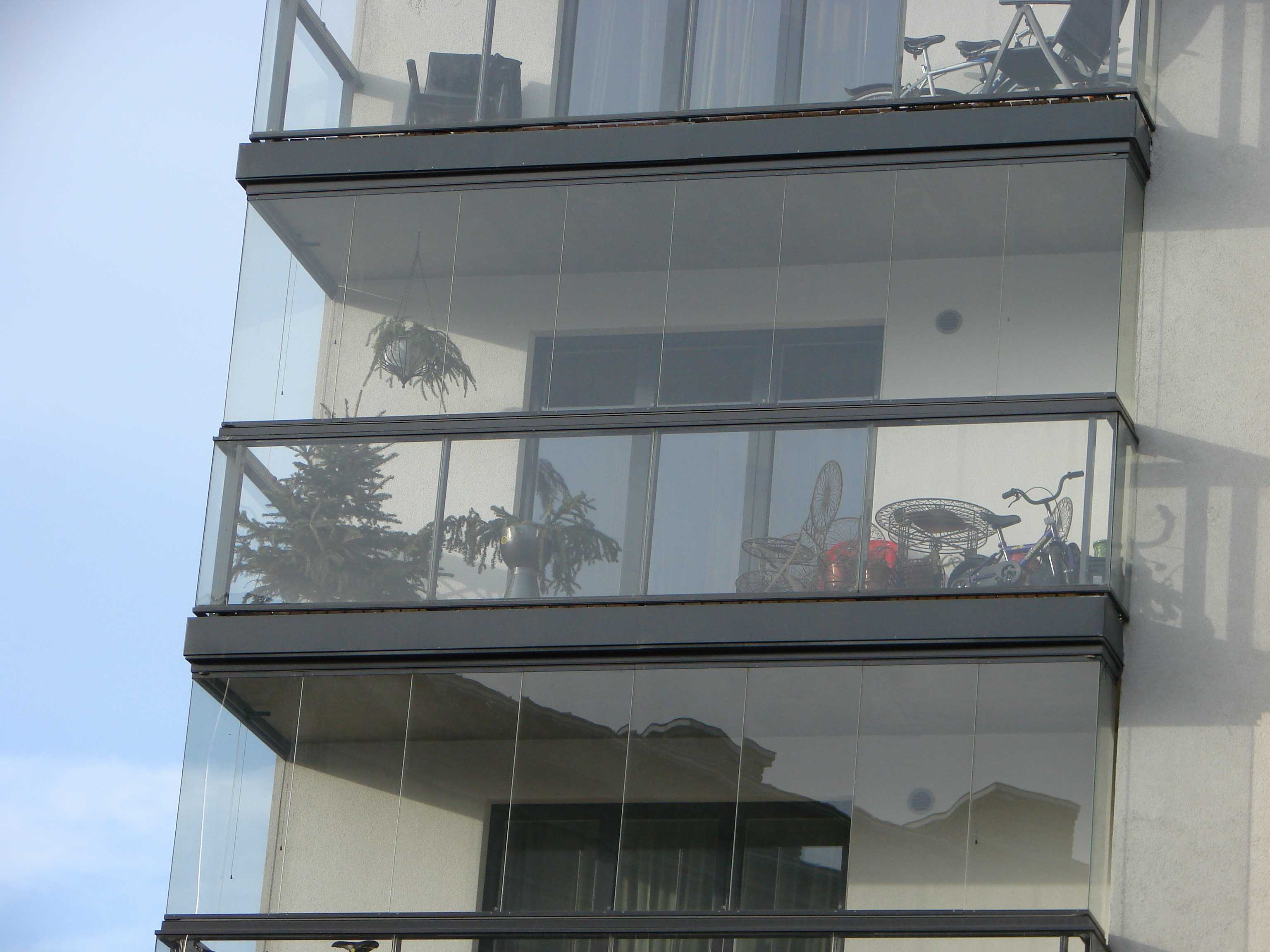 Особенности выбора лоджии или балкона с панорамным остеклением, какое лучше использовать