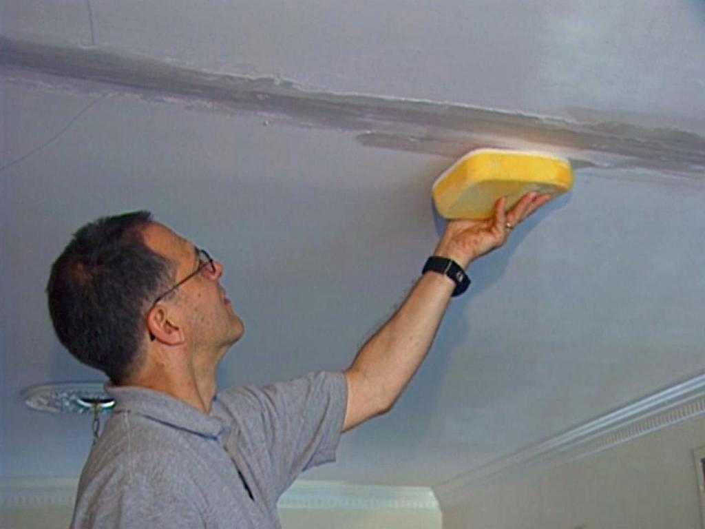 Как выбрать шпаклевку для потолка под покраску?