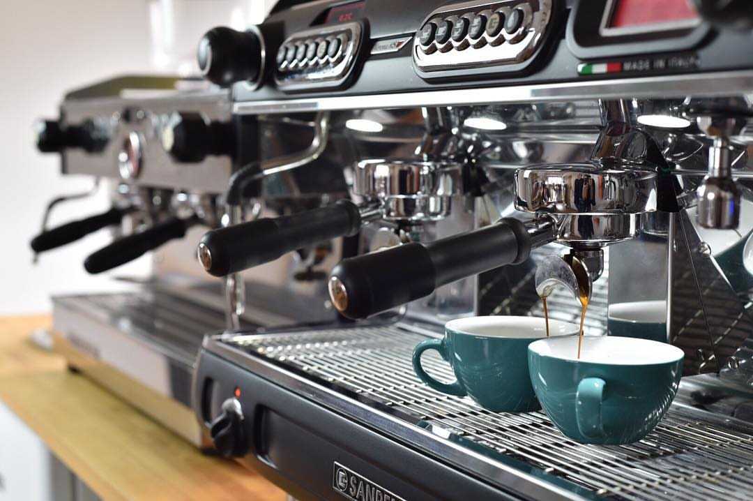 Профессиональные кофемашины для кофейни: рейтинг лучших