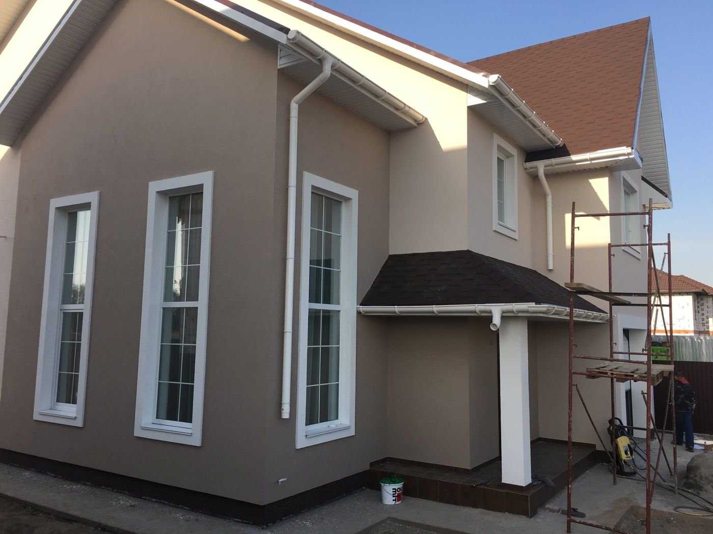 Краска силикатная фасадная: технические характеристики, расход на м2, технология нанесения на фасад дома