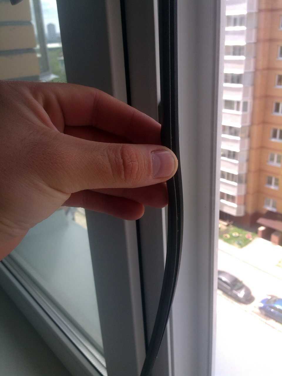 Как заменить резиновый уплотнитель на пластиковых окнах?