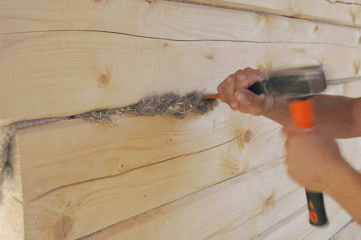 Конопатка сруба: зачем, как и когда конопатить дом из бруса