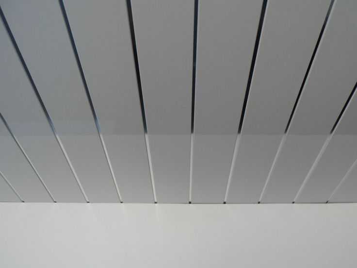 Стеновые панели на потолок — виды и особенности применения