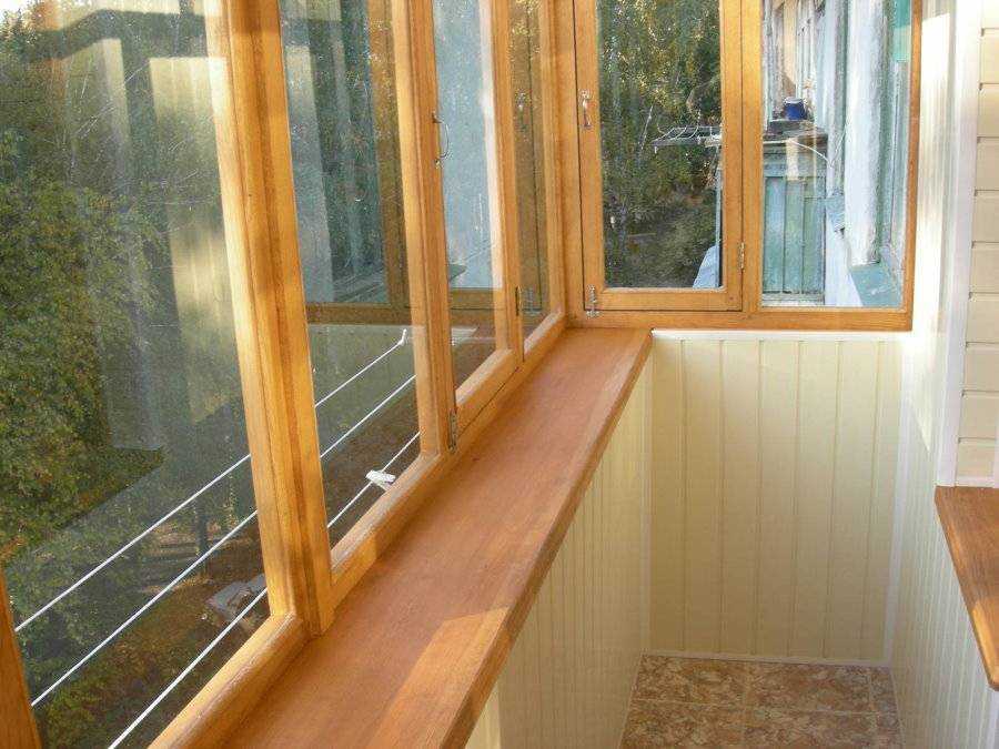 Что лучше: алюминиевые или пластиковые окна на балкон