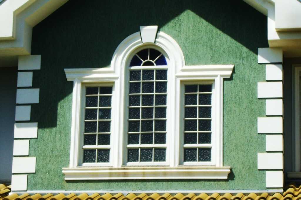 Фасадный декор из пенопласта: виды и особенности декораций из пенополистирола