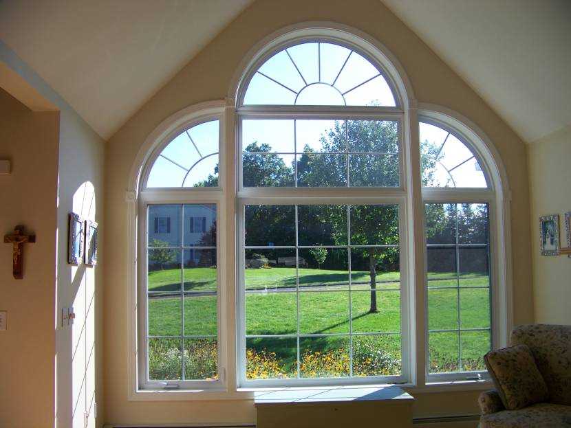 Выбираем недорогие окна для дачи - пластиковые или деревянные?