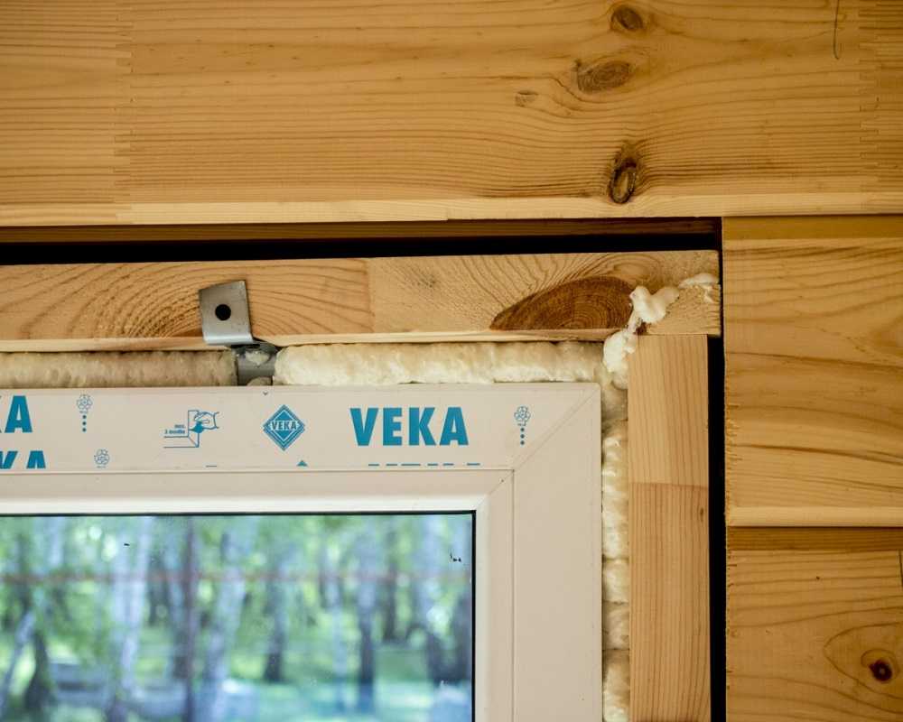 Установка пластиковых окон в деревянном доме: инструкция