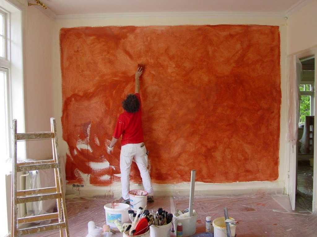 Как покрасить неровные стены в квартире: как это сделать без выравнивания поверхности с использованием обоев или текстурного состава, какие применяются стили?