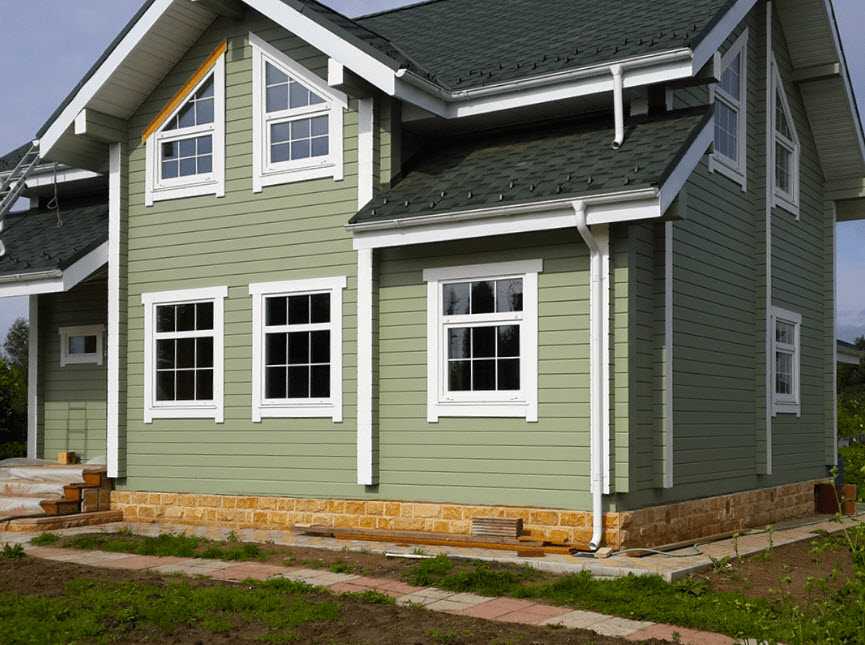 Особенности покраски деревянного дома снаружи: какие краски лучше использовать