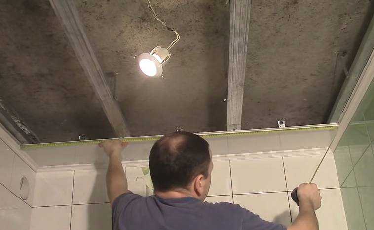 Монтаж и подключение точечных светильников в пластиковый потолок