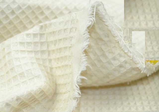 Вафельная ткань: разновидности, особенности и уход