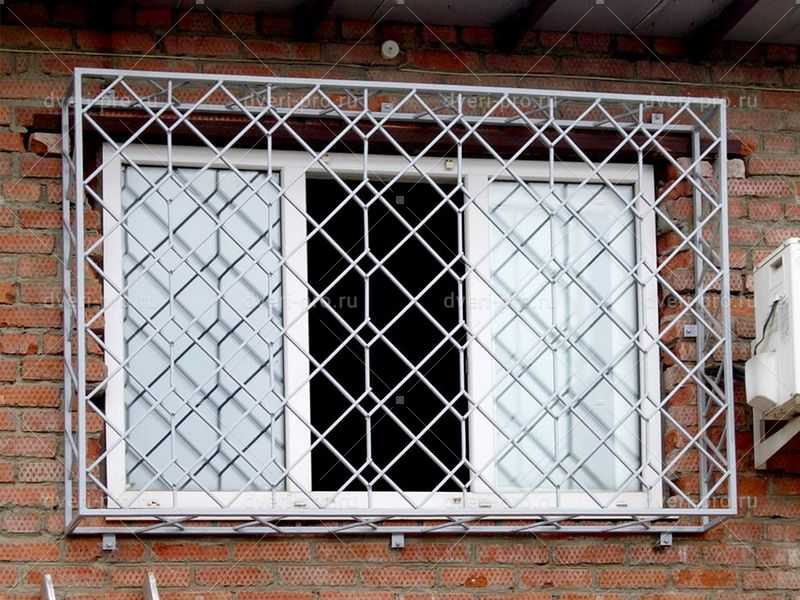Как установить решетки на окна: изготовление и монтаж металлических решеток, сколько стоят дешевые модели