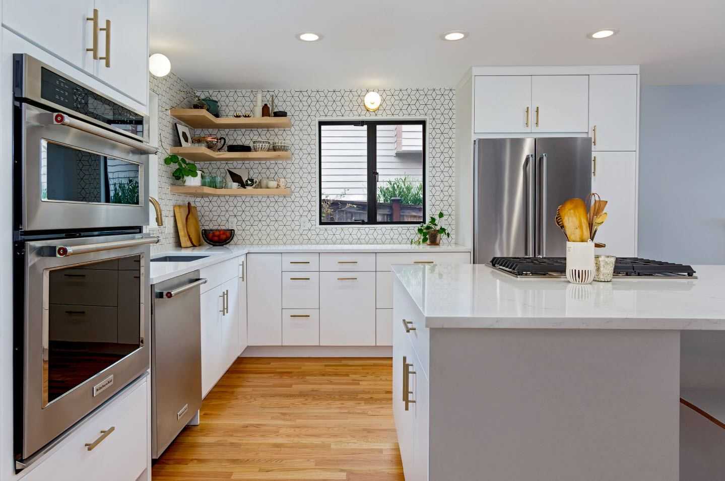 Организация пространства на кухне (44 фото): как правильно организовать место на кухне в доме и в квартире? идеи и красивые примеры организации угловых и других кухонь