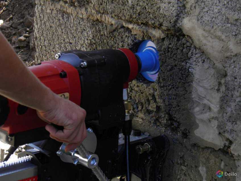 Как просверлить бетонную стену перфоратором?
