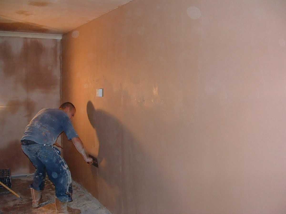 Как правильно покрасить потолок на старую краску?