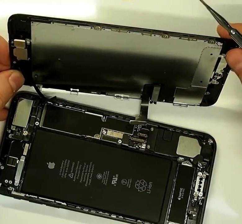 Как заменяют стекло на iphone, а дисплей оставляют целым
