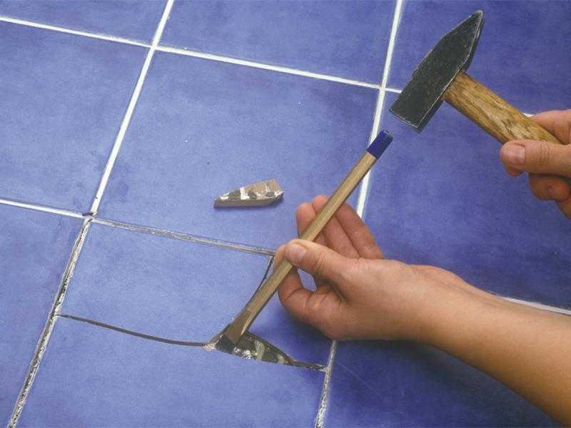Как сделать ремонт плитки на полу: частично или полностью