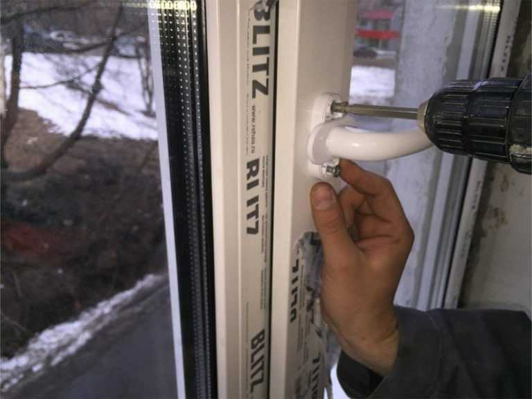 Как перевести пластиковые окна в зимнее положение
