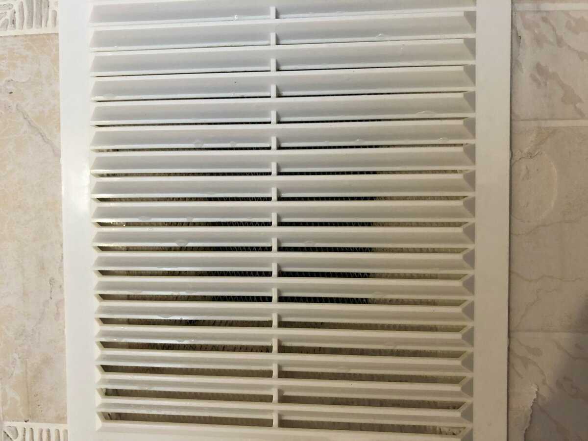 Вентиляционные решетки (45 фото): круглые декоративные и щелевые решетки для отверстия вентиляции, размеры изделий на вытяжку