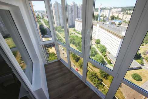 Панорамное остекление балкона или лоджии от пола до потолка