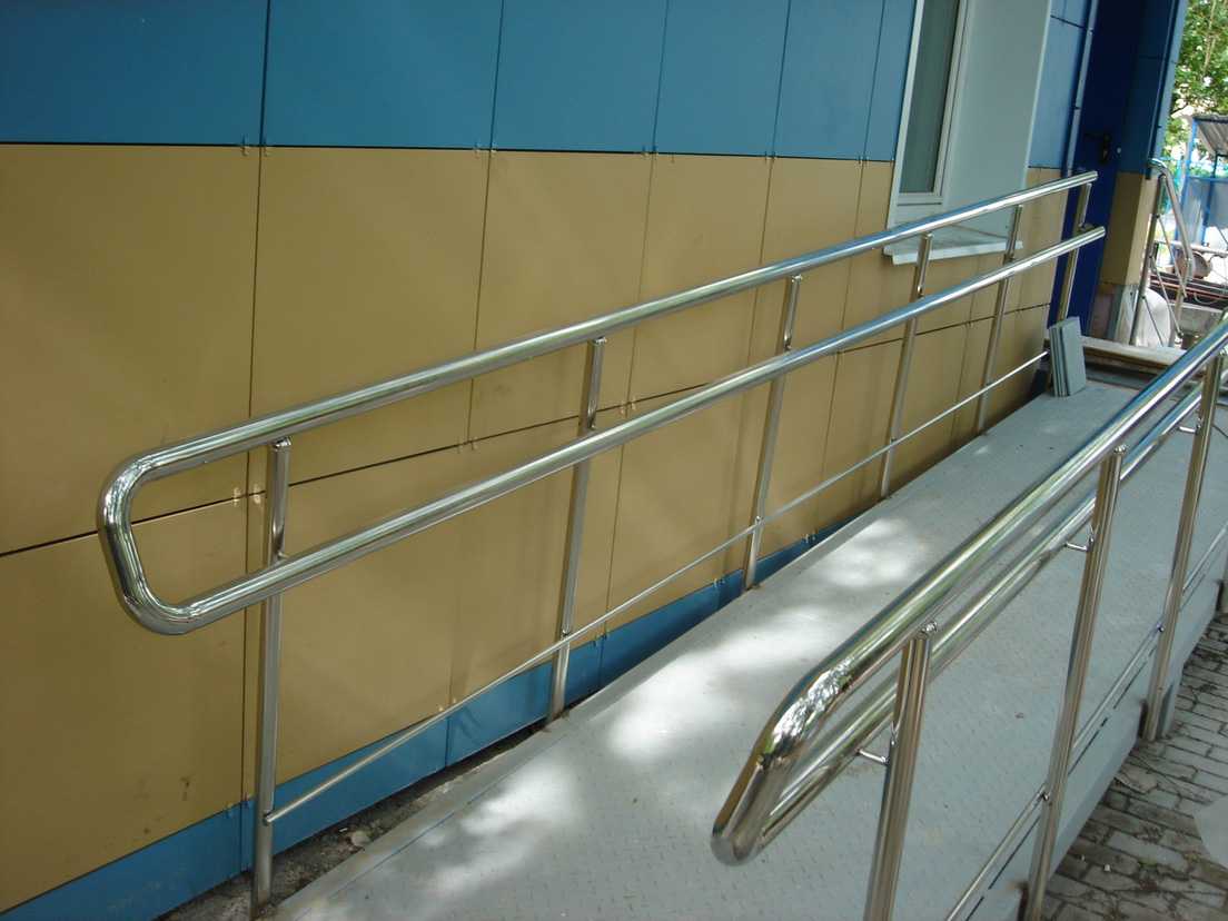 Перила из нержавеющей стали (72 фото): лестничные ограждения из «нержавейки», комплектующие для лестницы
