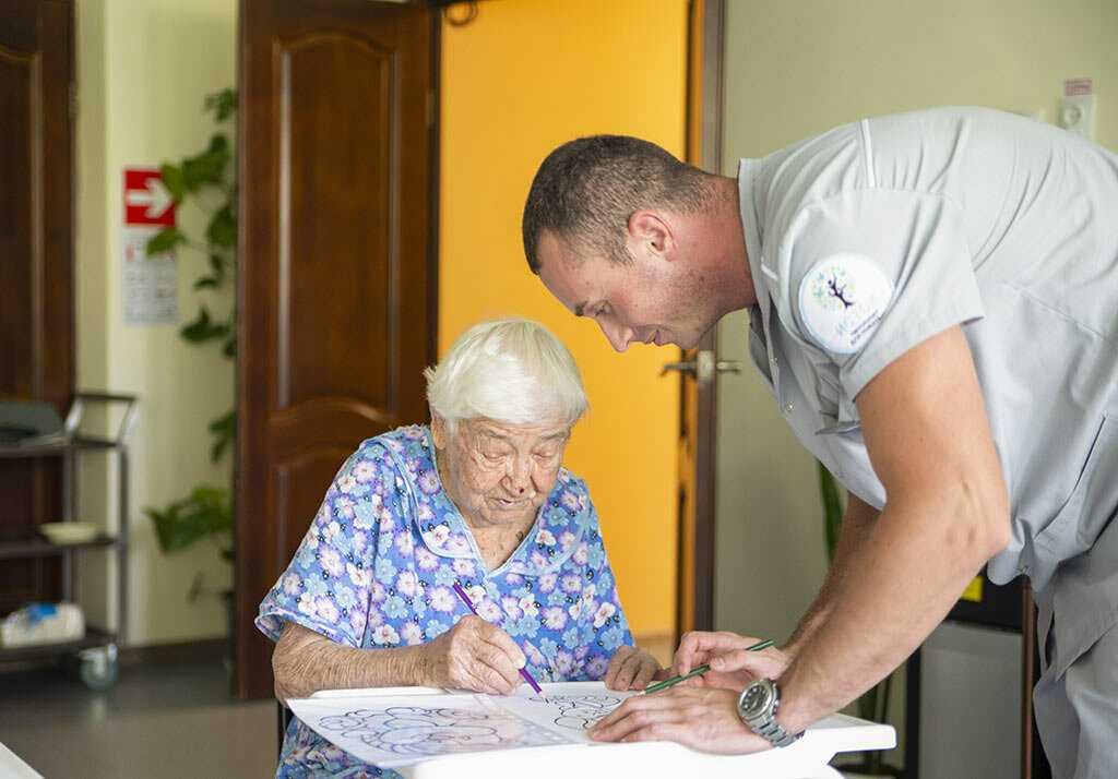 Отличия интерната, дома престарелых и пансионата для пожилых