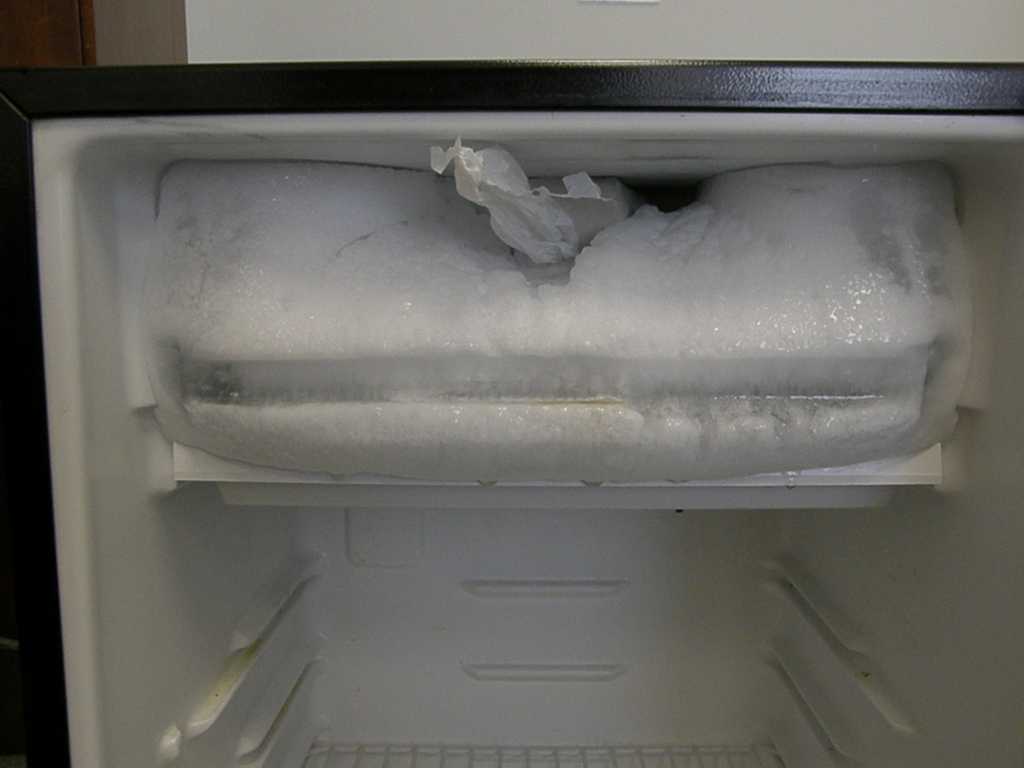 Что делать, если холодильник стал сильно морозить продукты