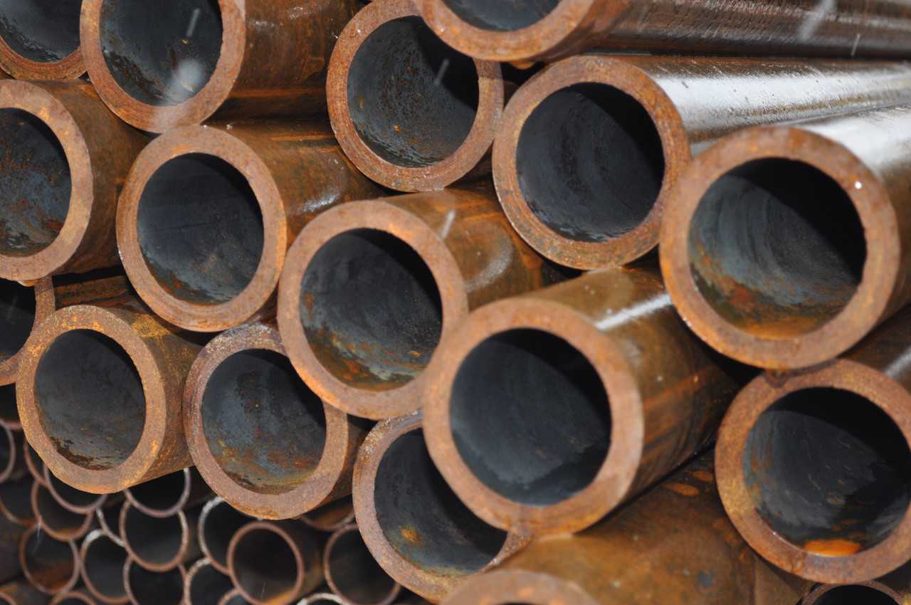Бесшовная труба: производство, применение и характеристики горячекатаных и цельнотянутых стальных труб