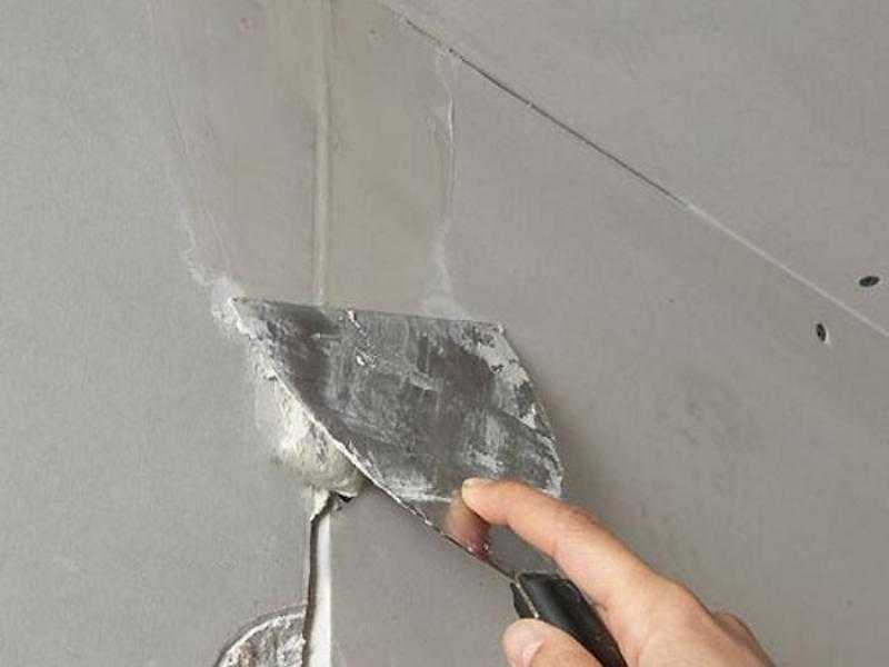 Шпаклевка потолка из гипсокартона под покраску: как зашпаклевать потолок своими руками