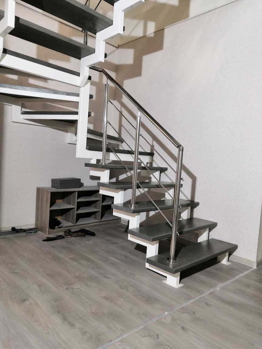 Монтаж лестницы в доме своими руками - пошаговая установка + фото
