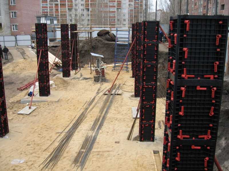 Опалубка — вспомогательная конструкция, используемая для создания монолитных элементов зданий и сооружений из бетона: фундамента, стен, колонн.