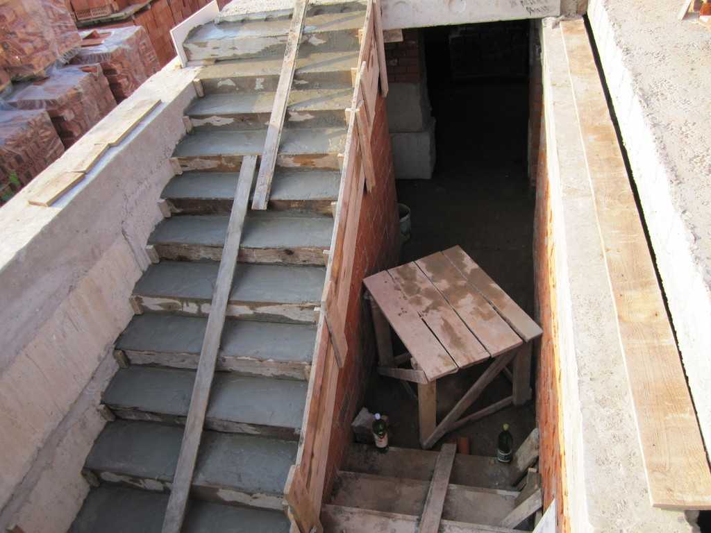 Как заливать монолитные бетонные лестницы?