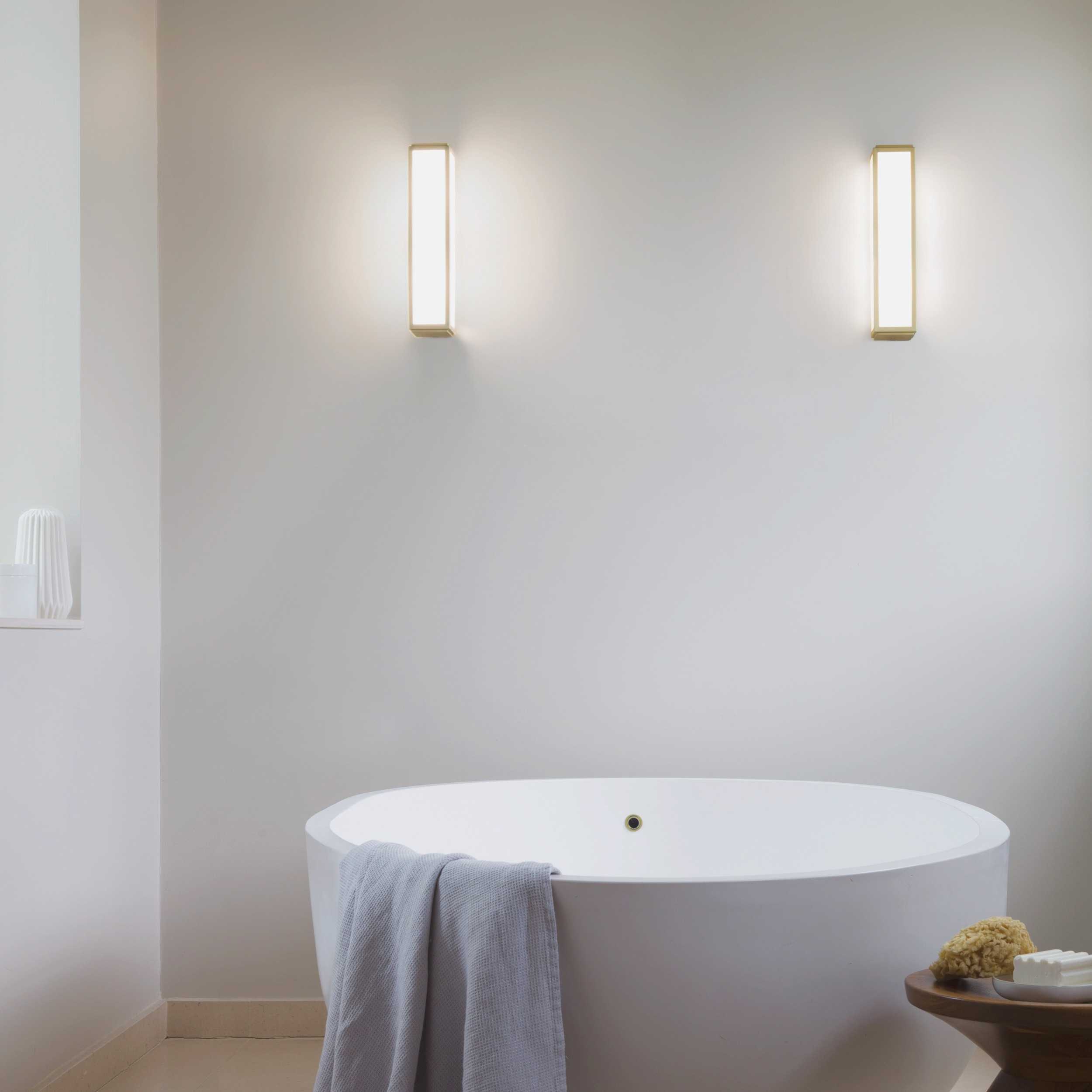Люстра в ванную комнату: 66 восхитительных фото с идеями красивого освещения санузла