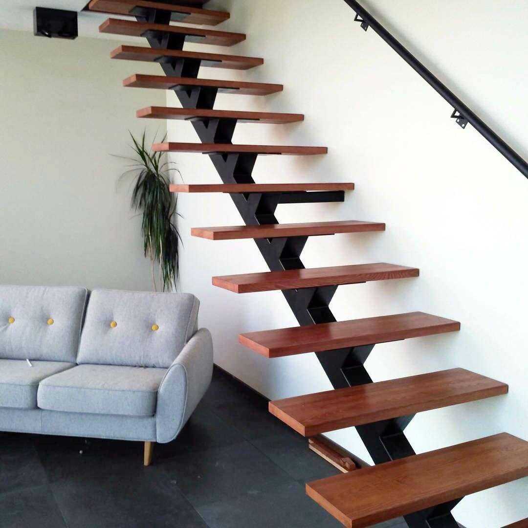 Дизайн металлической лестницы на второй этаж