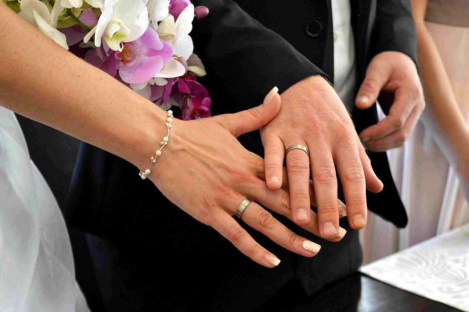 Приметы про обручальные кольца на свадьбу