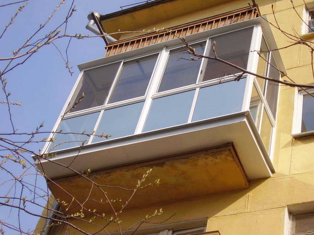 Расширение балкона (47 фото): разрешения на увеличение квартиры в хрущевке по основанию плиты за счет балкона на 30 см, проекты