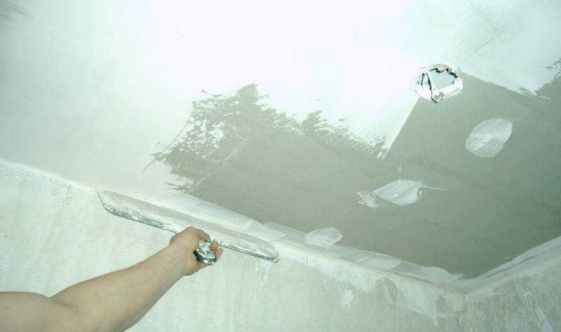 Правильная шпаклевка потолка под покраску своими руками