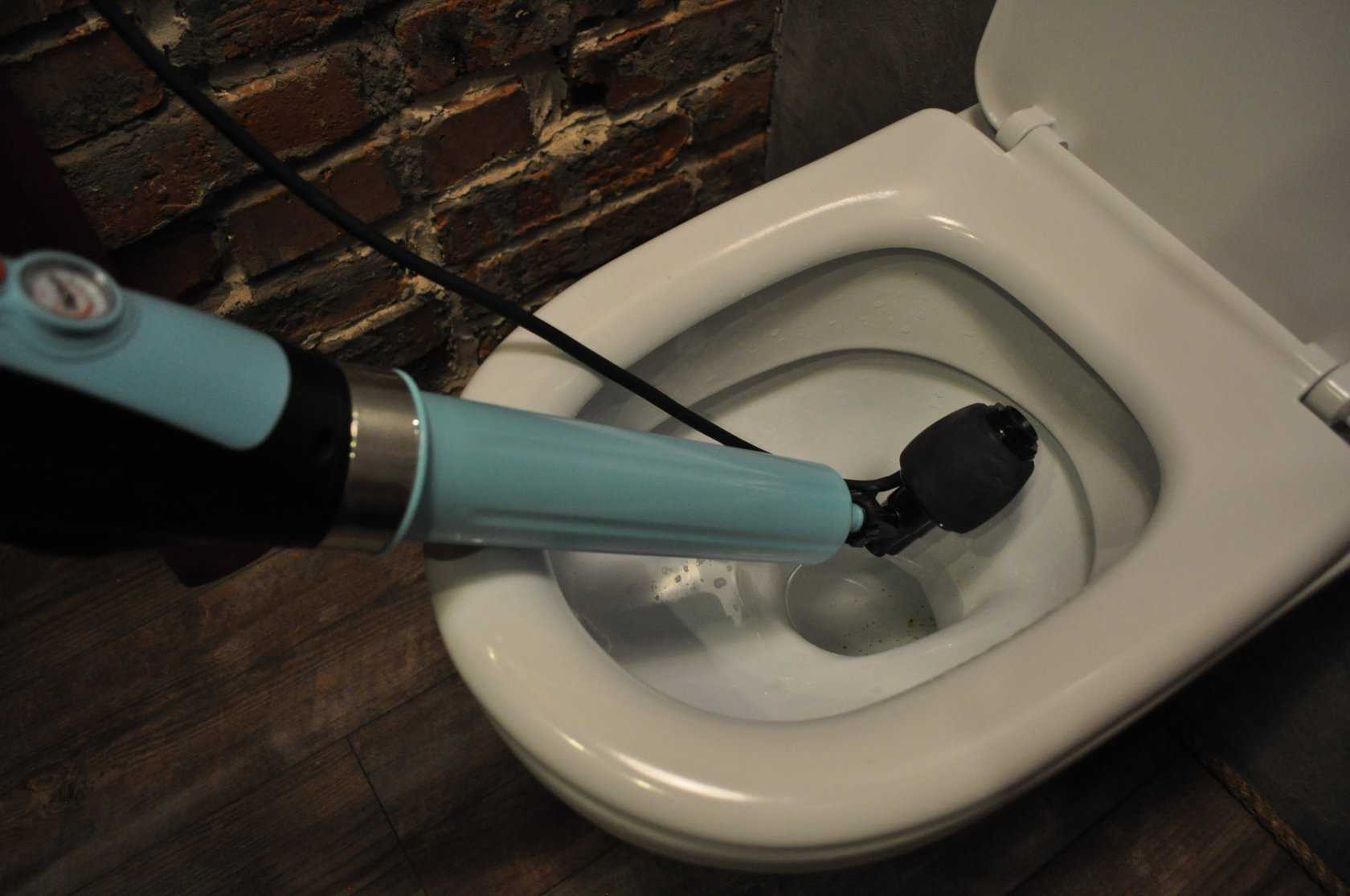 Как прочистить канализационные трубы в квартире
